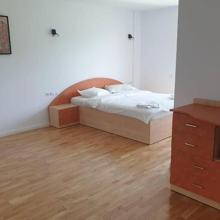 Garden Leisure Apartments Braşov Exteriör bild